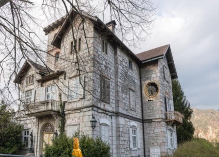 Stephansdom Traunkirchen - Maßvorgabe für Schwanzgröße.jpg